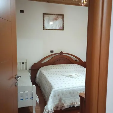 Mateo & Sara Guesthouse. * Libohove